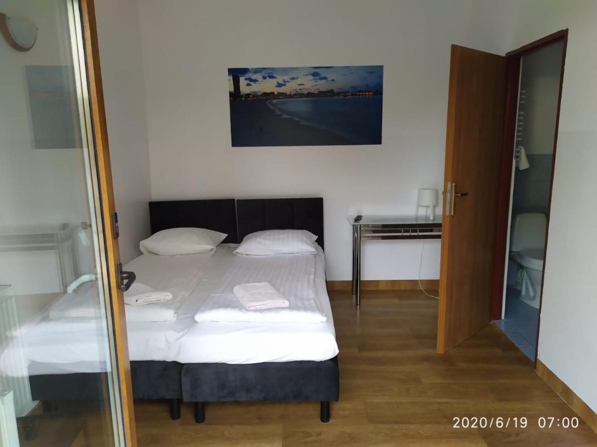 Bryza Rewa Hotel Buitenkant foto