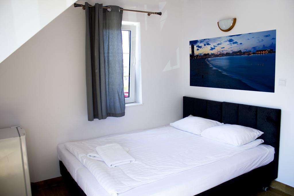 Bryza Rewa Hotel Buitenkant foto