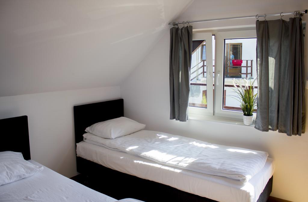 Bryza Rewa Hotel Buitenkant foto